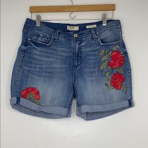 Women’s blues jean embroidered shorts size 10/30